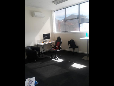 Sunny CHCH Office Suitable for 1-3 people image 6