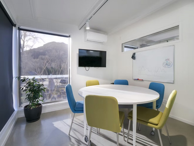 Arrowtown Desk Spaces image 6