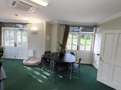 Desks in Boutique Office  in Domain Terraces image 5