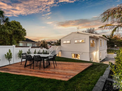 Stunning Grey Lynn Villa Meeting Space image 3