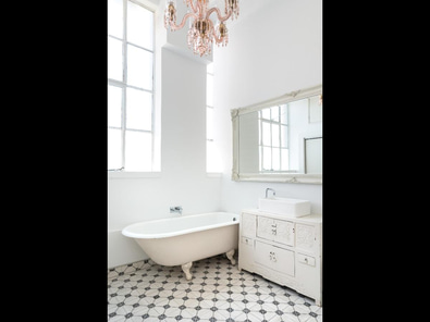 Character New York Style Loft Apartment  image 7
