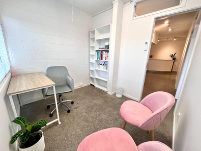 Clinic/Beauty Rooms/Hot Desks in Remuera image 5