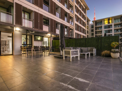 Viaduct Waterfront  - Stunning  Balcony Views image 6