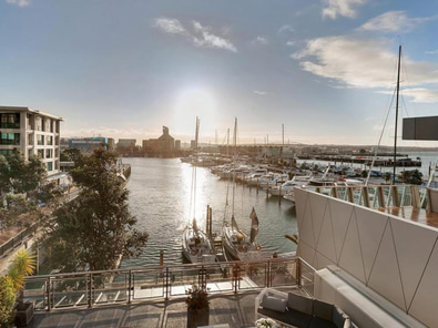 Viaduct Waterfront  - Stunning  Balcony Views image 3