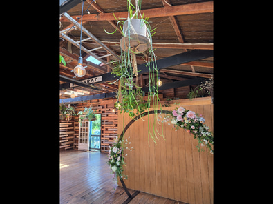 Lush, Light-filled Botanical Barn image 8