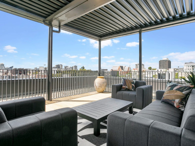 Incredible rooftop penthouse image 6