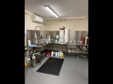 Commercial kitchen image 3