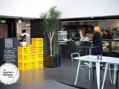 Como St Cafe - modern sleek space image 4