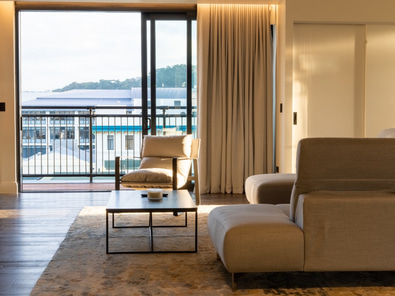 Luxurious and Elegant Penthouse in Wellington image 3