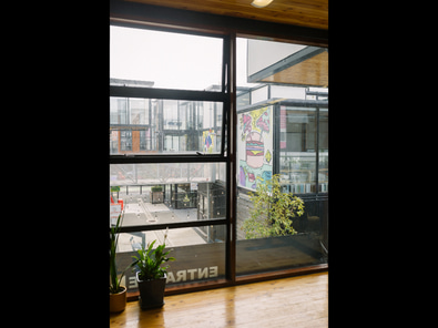 BOXed Quarter Deskspace Available Today image 3