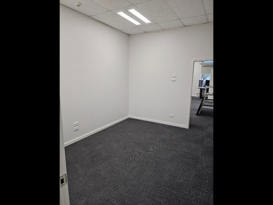 Modern Brand New Shared Office Spaces image 3