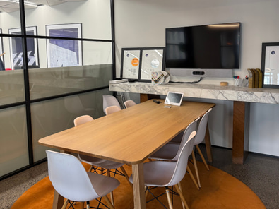 2–4 desk in premium Shortland St studio image 4