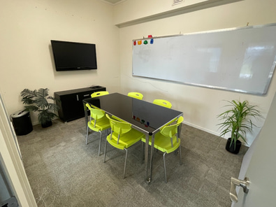 ROSEDALE OFFICE UP TO 5 DESKS AVAILABLE image 7