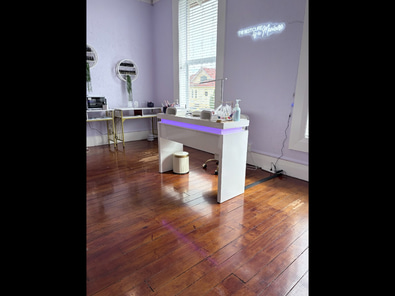 Boutique Nail Desk or Lash Station for Rent  image 3