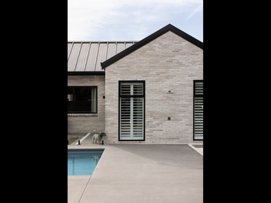Thornton residence - stunning shoot location image 3