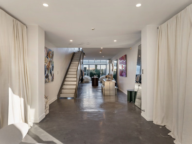 Light-Filled Fashion Studio & Showroom Space image 7