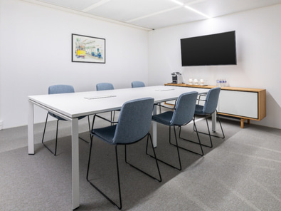 Large Private Offices Available HQ UrbanHub image 5