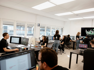 Large Desk • Open Plan • Meeting Room image 3
