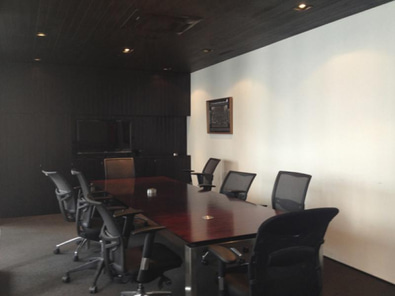 2 desks available in designer shared space image 4