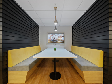 Hot Desks at Urban Hub - Premium CBD Location image 5