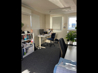 Mt Albert office desk part-time or full-time image 4
