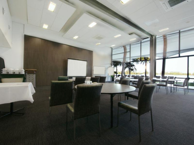 Hamilton Lake Corporate Function Venue image 5