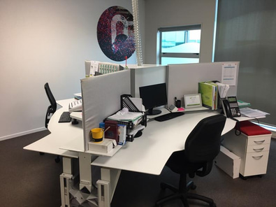 Desk space in open plan Flat Bush office image 4