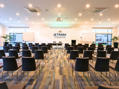 JetPark Hotel Hamilton Airport & Conference image 3
