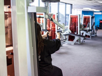 Desks Available with In-house Gym by Airport! image 9