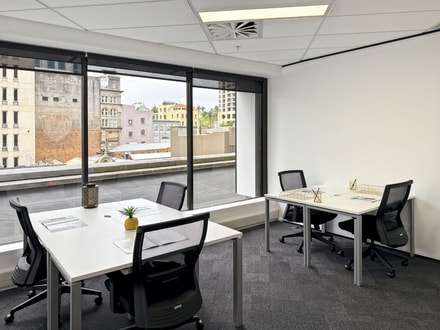 Private Office Space for 5+ People 