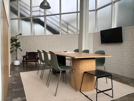 Pt Chevalier Desk Space
