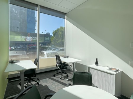 Private Office for a Large Team 