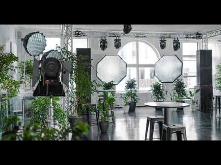 New York Loft-Style Studio with Infinity Cove