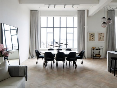 Sleek & Contemporary Auckland CBD Apartment 