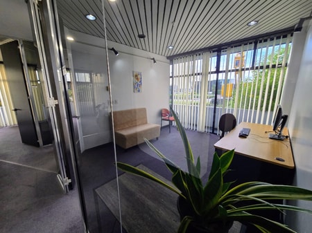 Private Office Near Christchurch Airport – Re