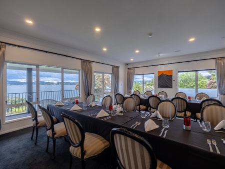 Black Swan Lakeside Boutique Hotel