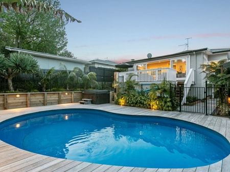 Character Bungalow in Mount Albert with Pool 