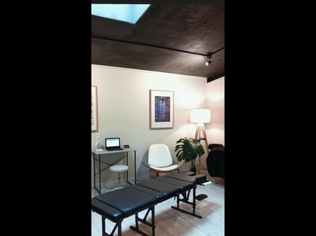  Massage / Physio  therapy space 
