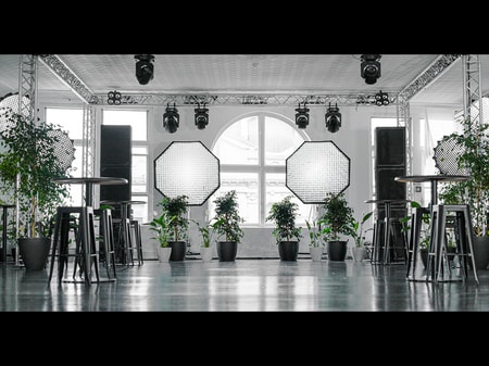New York Loft-Style Studio with Infinity Cove