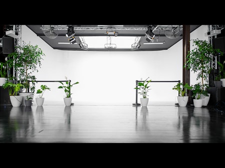 New York Loft-Style Studio with Infinity Cove