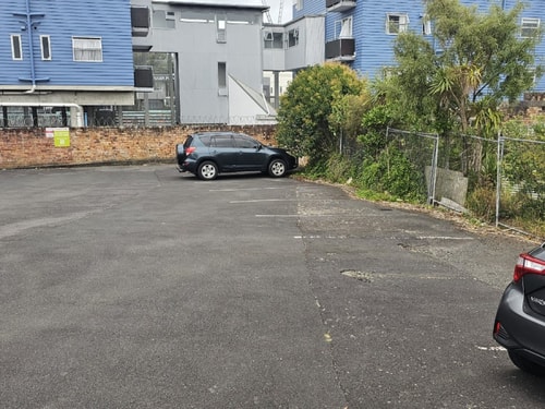 CHEAP Parking 1 Ngahura Street, Eden Terrace