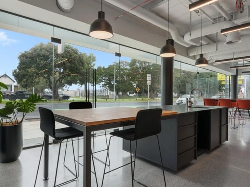 5 Desks Available Now – Central Tauranga