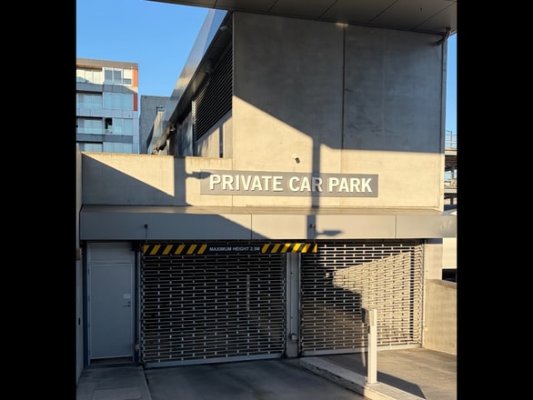 Carpark secure safe and covered ( Near Hosp)