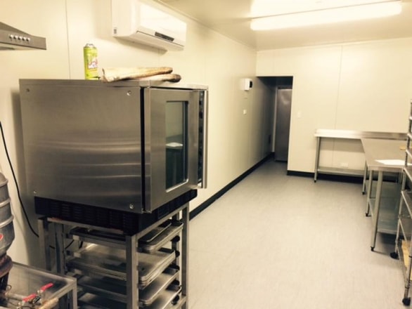 Commercial kitchen for lease