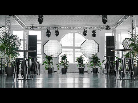 New York Loft-Style Studio with Infinity Cove
