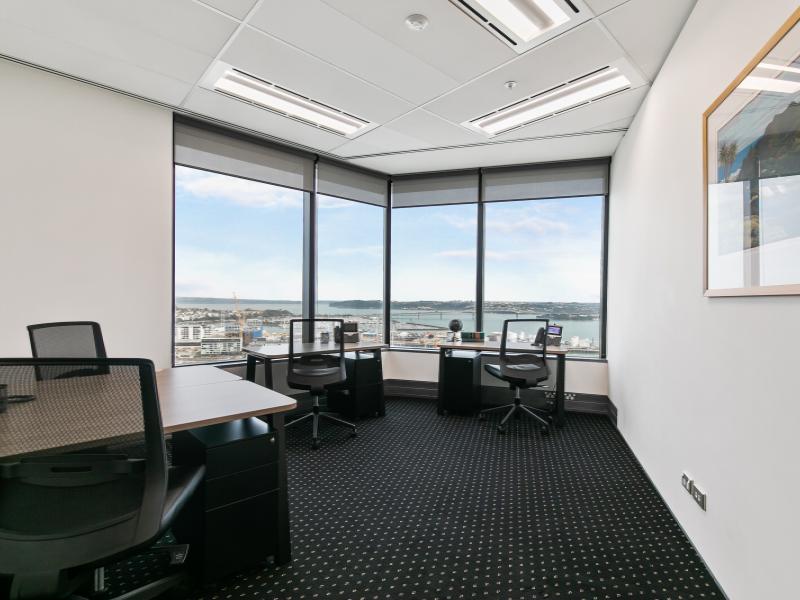 25 PERSON PRIVATE OFFICE - VIEWS TO IMPRESS! image 0