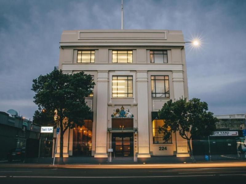 Stunning Eden Terrace Shared-Office Space image 1