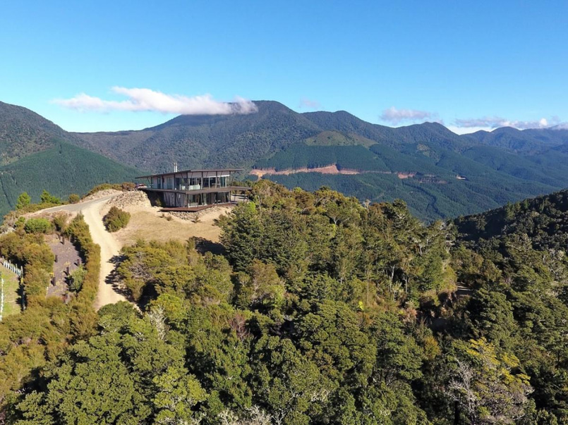Mountain Top Luxury Retreat on 88ha Forest image 0