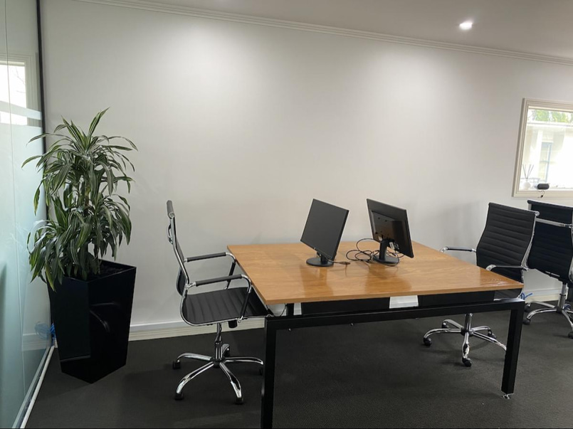 Parnell Desks Space Available image 0