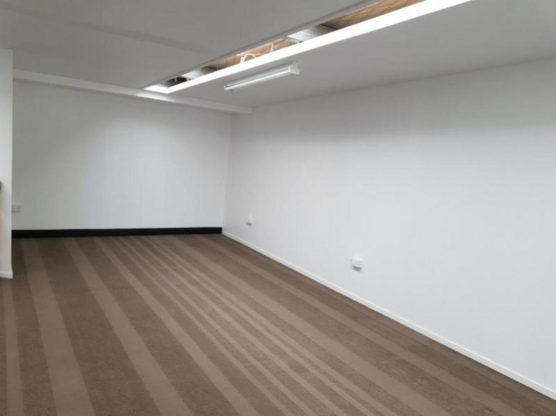 Storage space in Manukau central near motorwa image 0